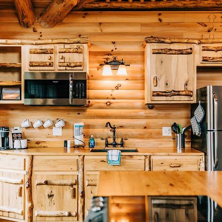 Water Lily Cabin By Amish Country Lodging Берлин Екстериор снимка